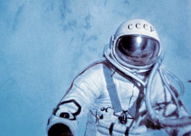 Una data di oggi: 18 Marzo 1965.